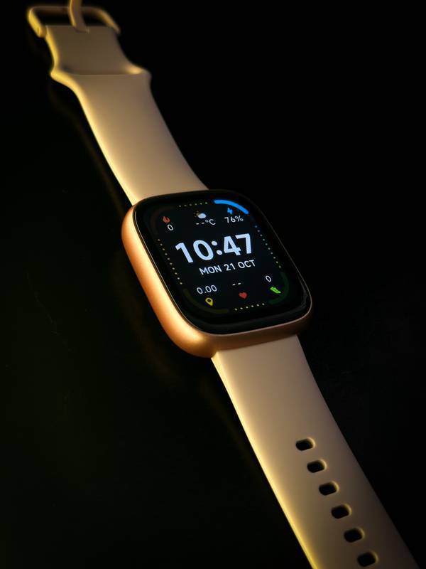 PULSE WEARZONE | Smartwatch com Alexa Integrada, Resistente à Água, Bateria de Longa Duração
